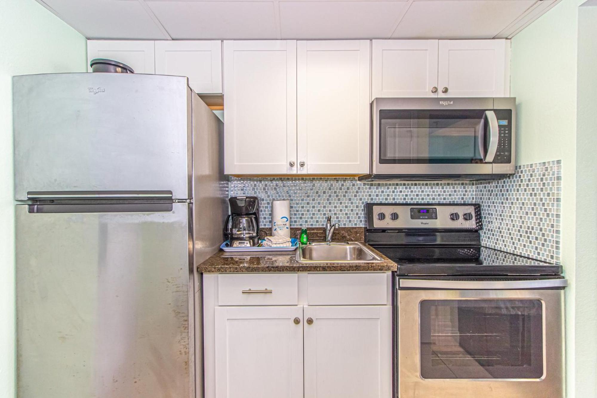 Oversized Ocean View Queen Suite With Beautiful Fireplace And Accents - Sleeps 4 Guests! Myrtle Beach Rum bild