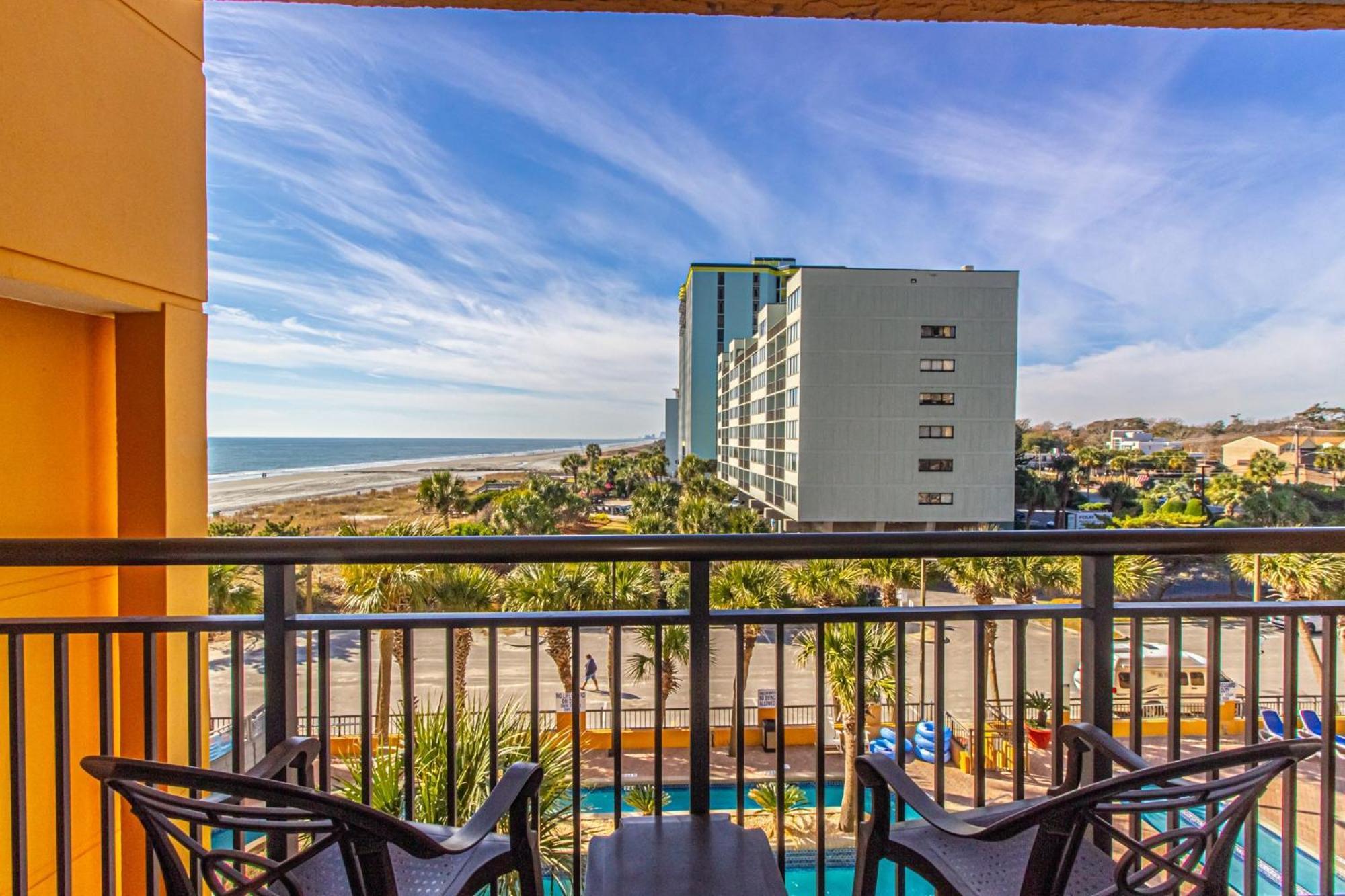 Oversized Ocean View Queen Suite With Beautiful Fireplace And Accents - Sleeps 4 Guests! Myrtle Beach Rum bild