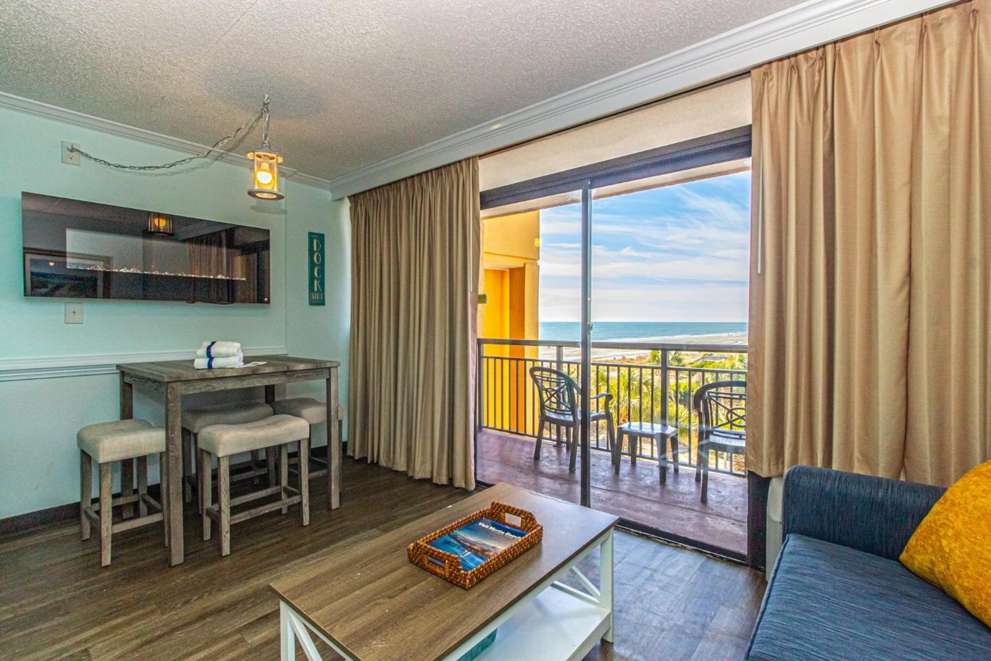 Oversized Ocean View Queen Suite With Beautiful Fireplace And Accents - Sleeps 4 Guests! Myrtle Beach Rum bild