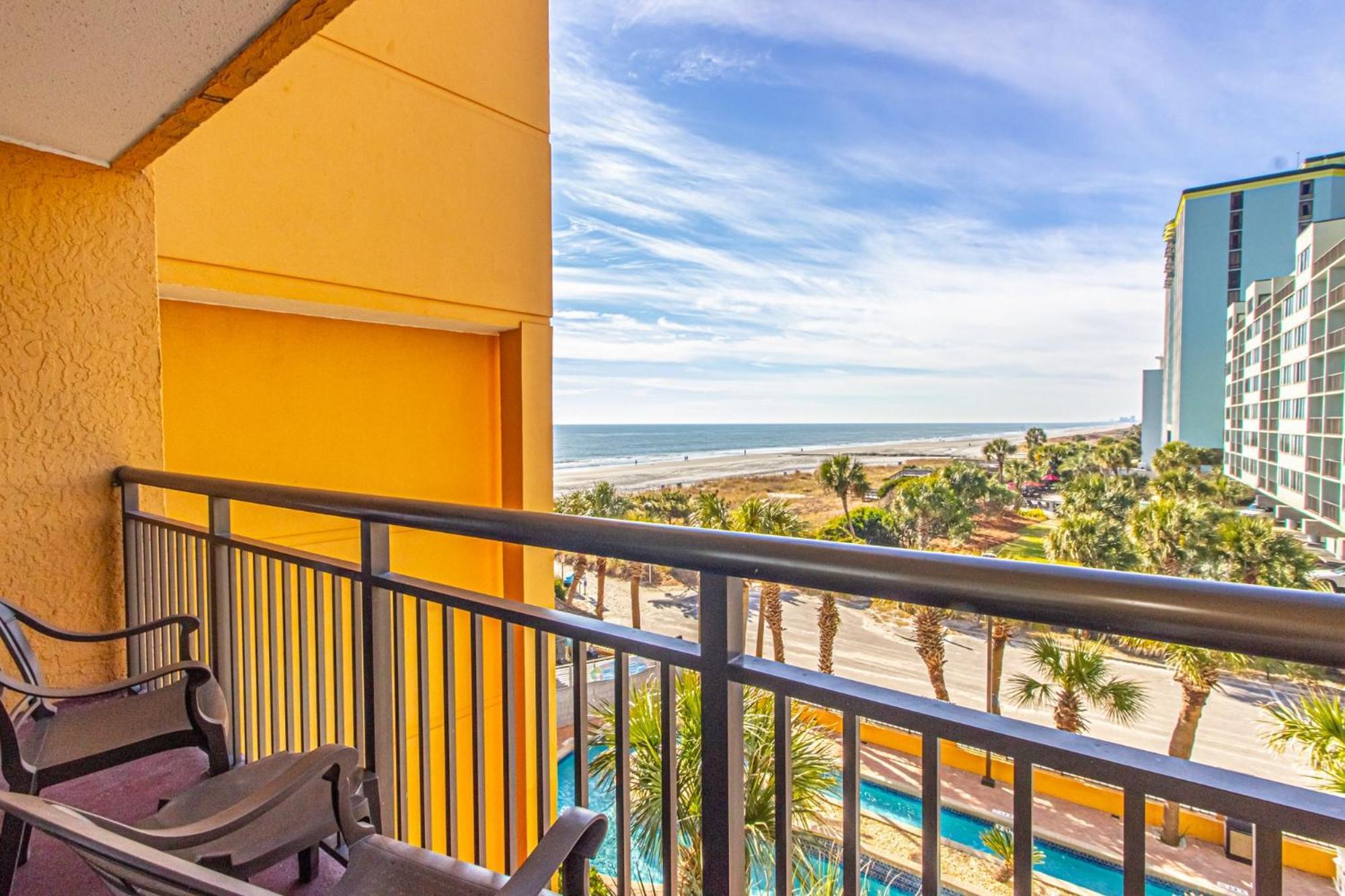 Oversized Ocean View Queen Suite With Beautiful Fireplace And Accents - Sleeps 4 Guests! Myrtle Beach Rum bild